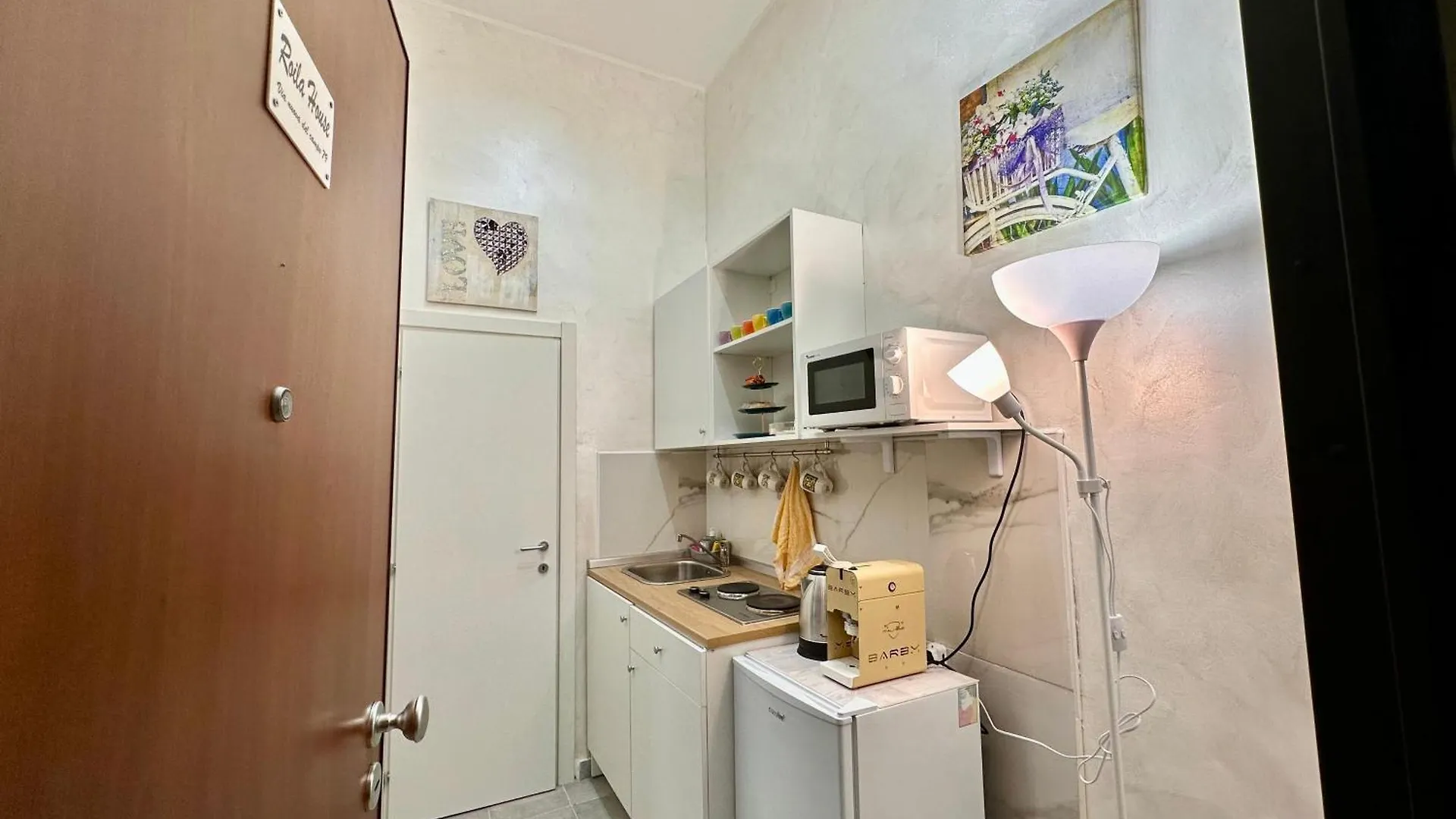 Roila House - Self Checkin Apartment Naples Italy