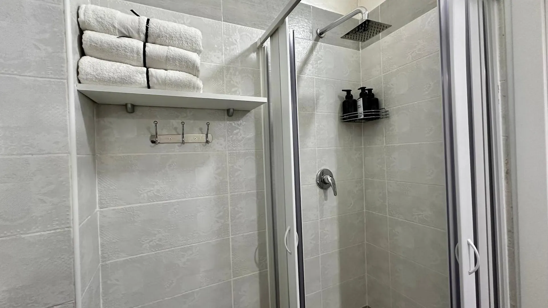 Roila House - Self Checkin Apartment Naples 0*,  Italy