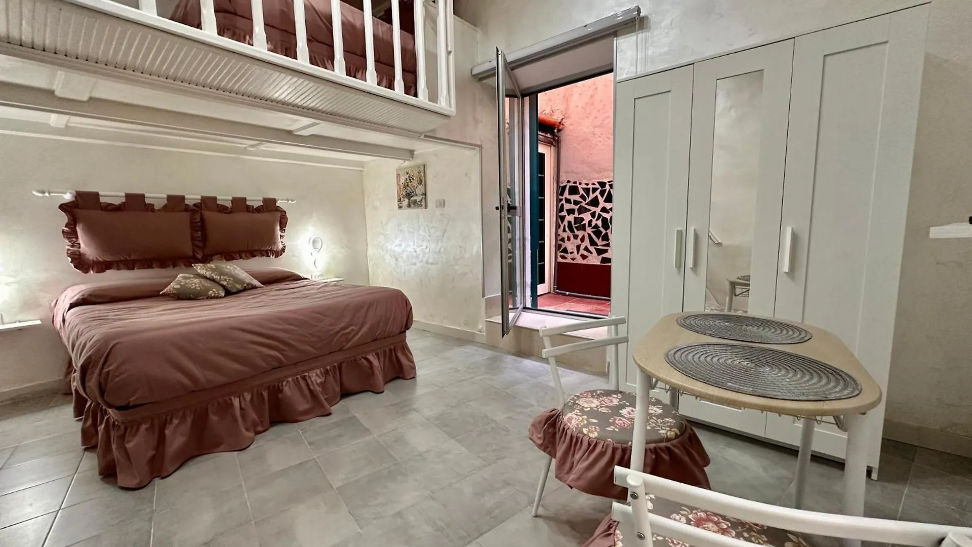 Roila House - Self Checkin Apartment Naples
