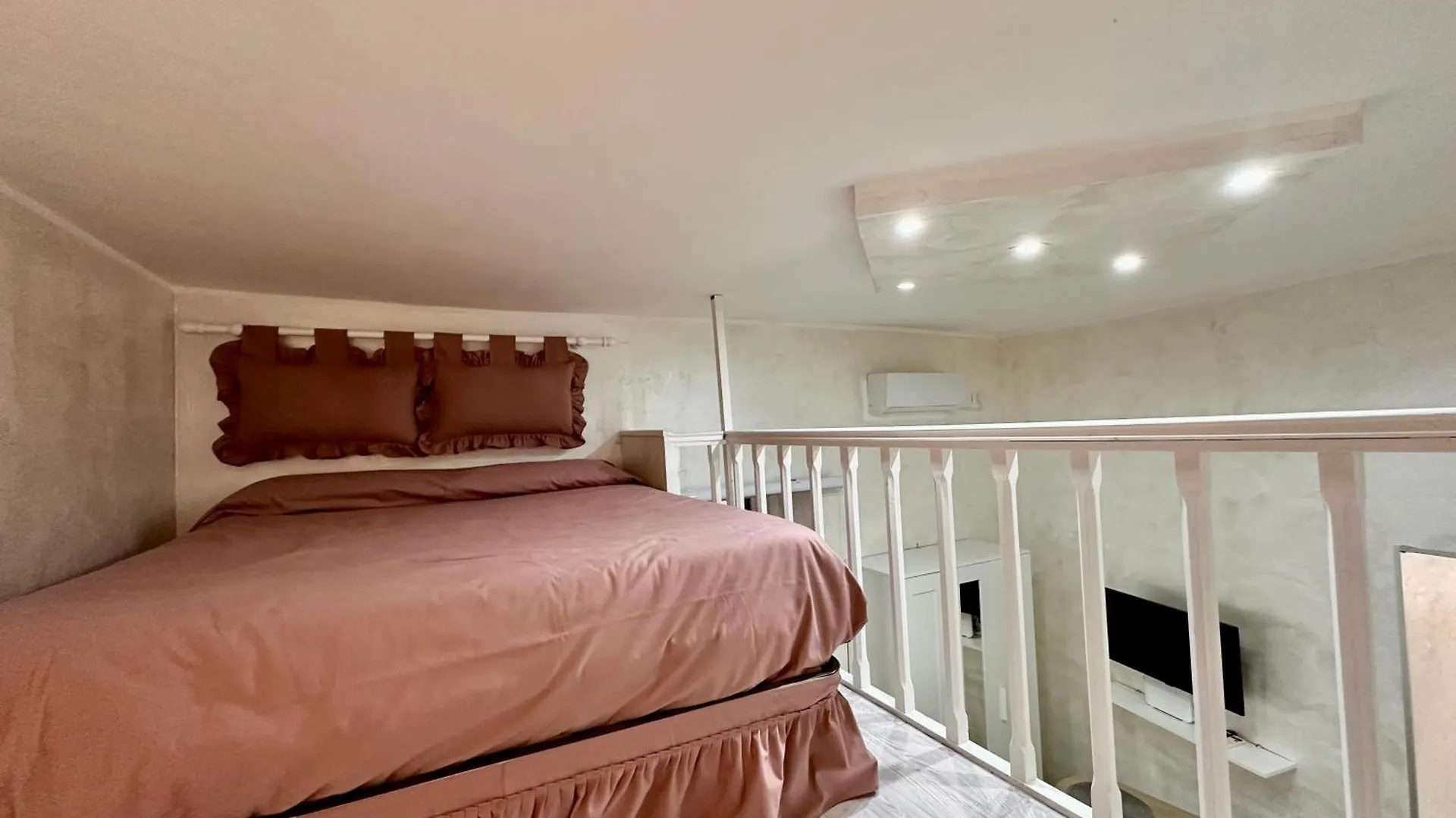 Roila House - Self Checkin Apartment Naples Italy