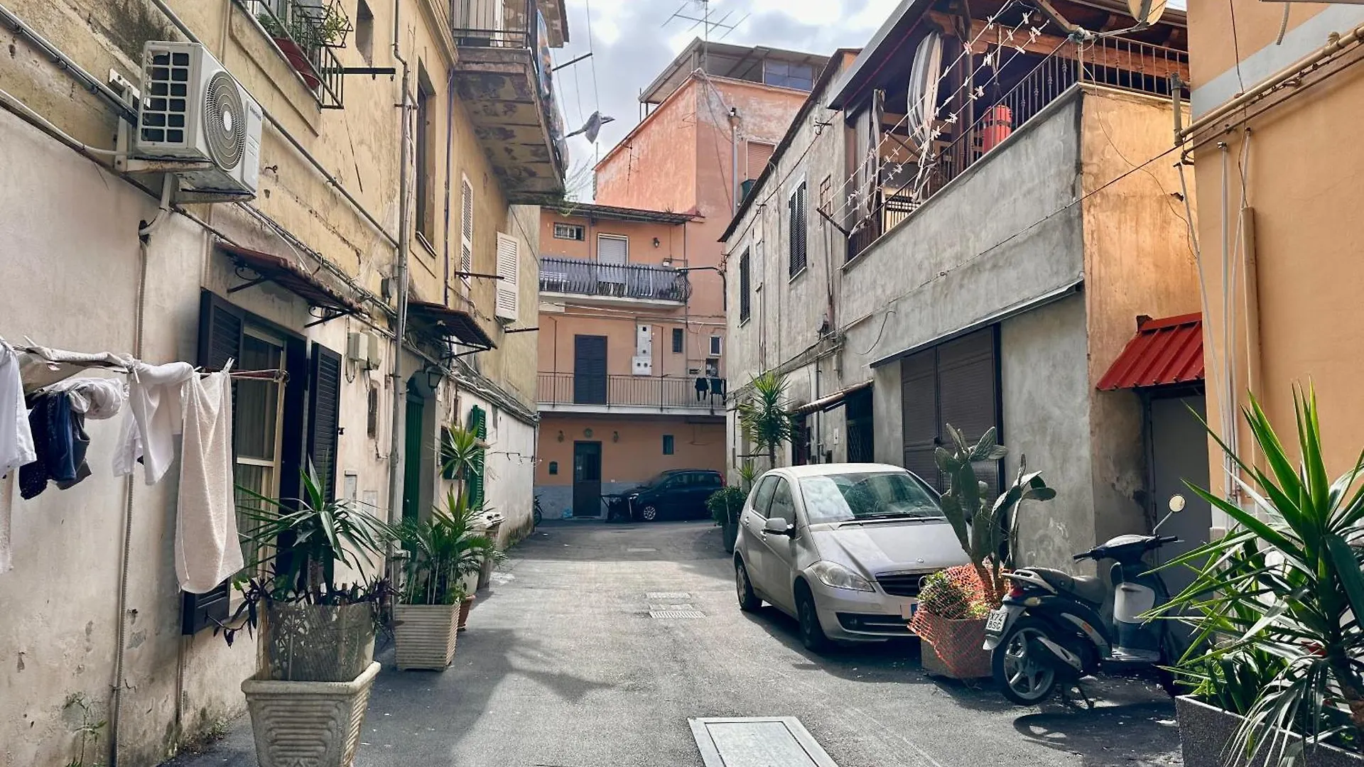Roila House - Self Checkin Apartment Naples 0*,