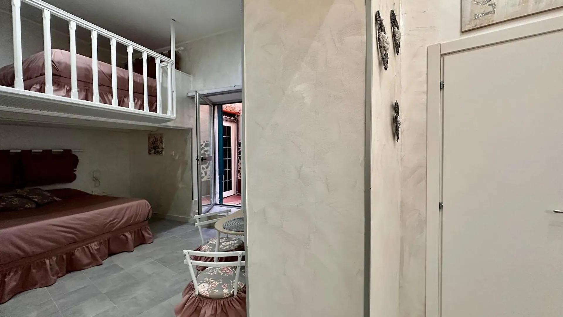 Roila House - Self Checkin Apartment Naples